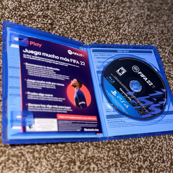 Sony PS4 FIFA 22 Game Case - Blue and Pink - Picture 3 of 3